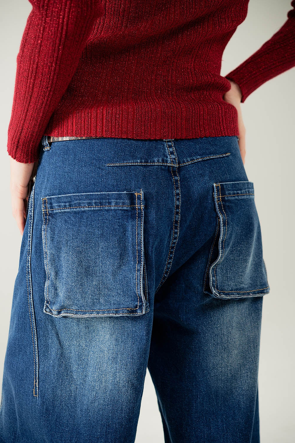 jeans largo balão com lavagem média