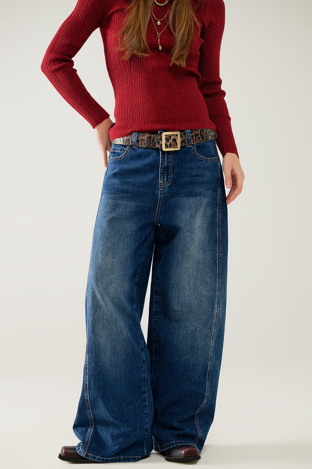 jeans largo balão com lavagem média