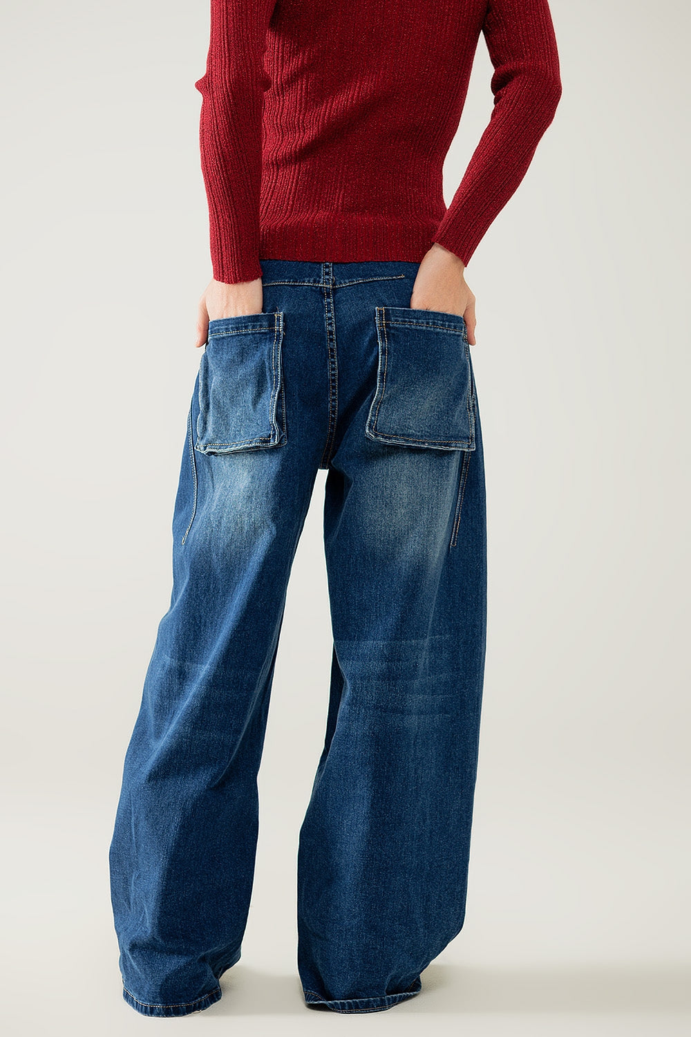 jeans largo balão com lavagem média