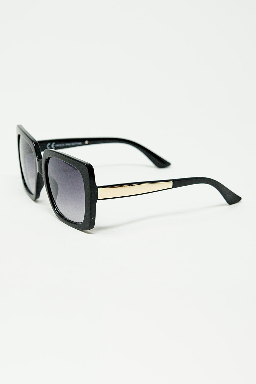 Óculos de sol quadrados oversized pretos com detalhe metálico dourado