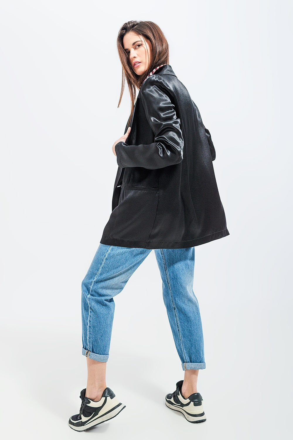 Blazer de cetim preto