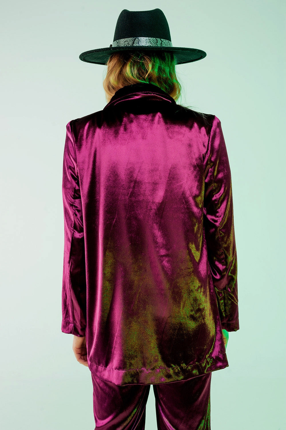 Blazer de veludo roxo oversize