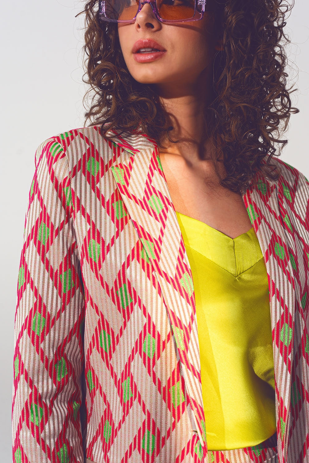 Blazer rosa com impressão colorida