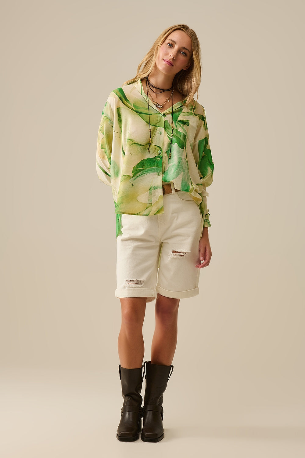 Blusa com botões estampada em aguarela verde