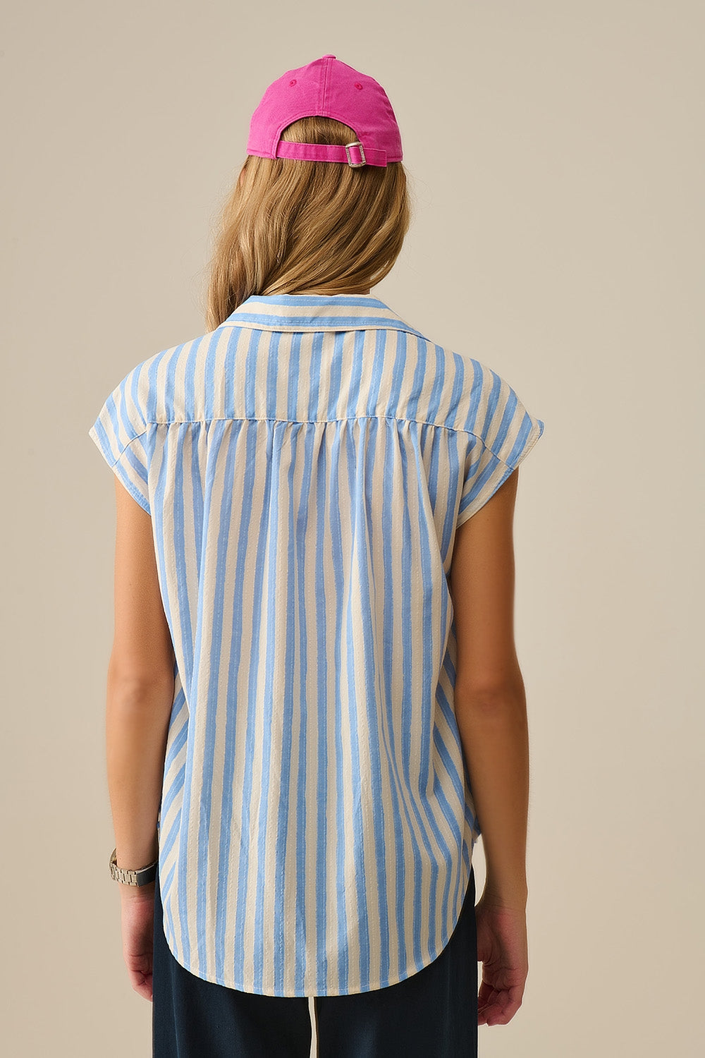 Blusa de mangas descaídas às riscas em azul