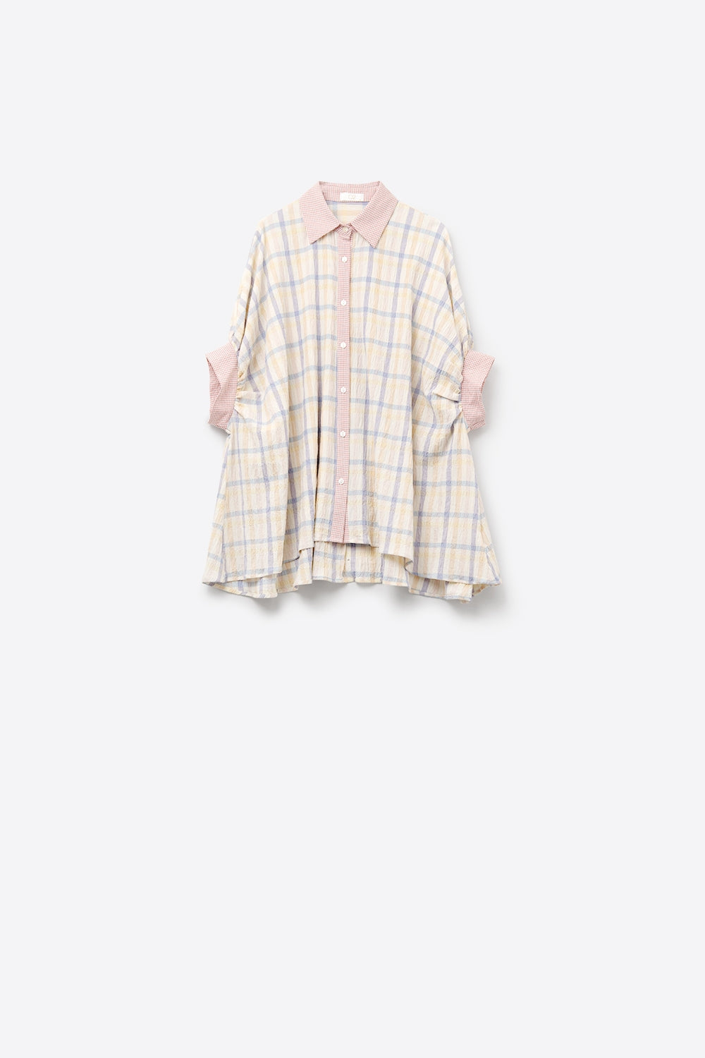Blusa fluida de grandes dimensões com contraste de quadros