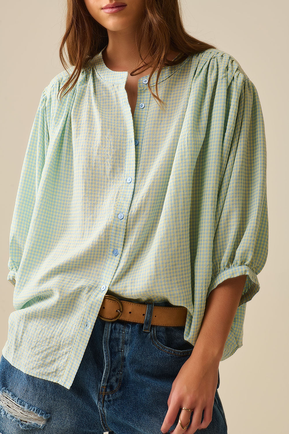 blusa solta de gingão azul claro