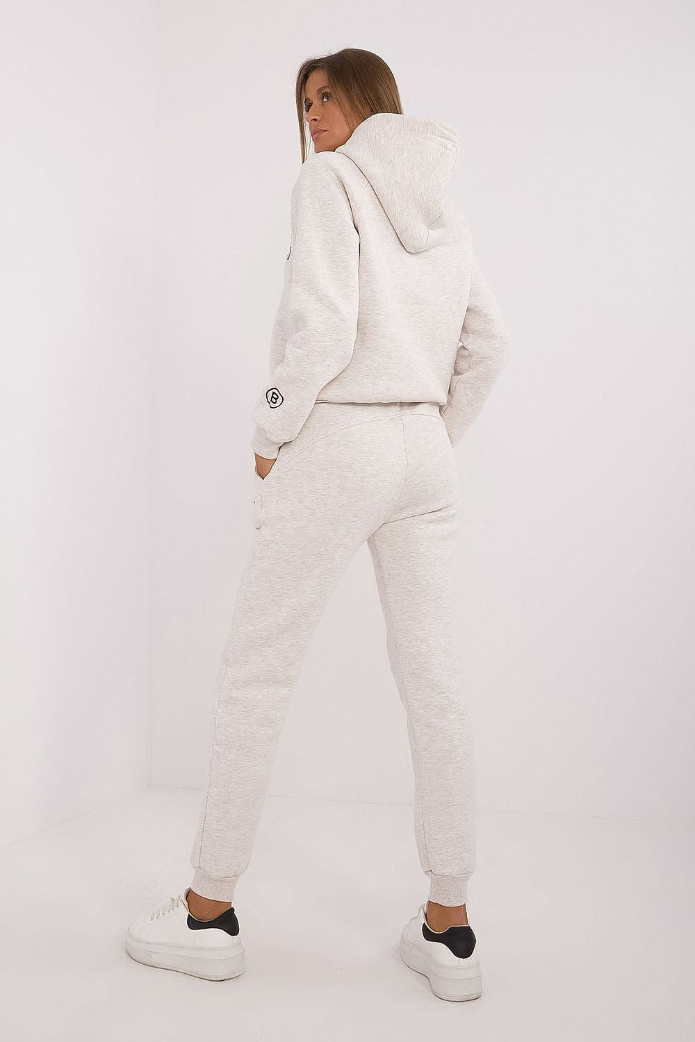Factory Price women's tracksuit set in light gray with hoodie and jogger pants for casual wear