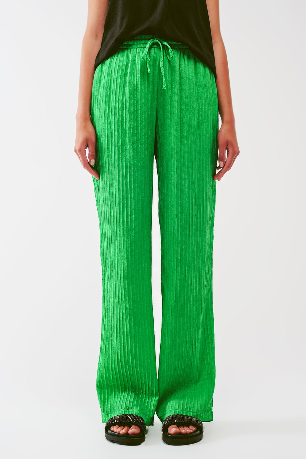 Q2 Calça listrada folgada em verde