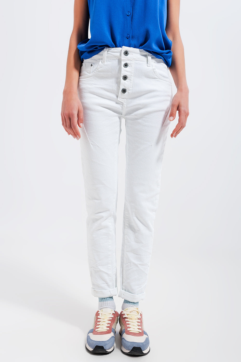 Q2 Calças de ganga skinny branco com fecho de botão exposto