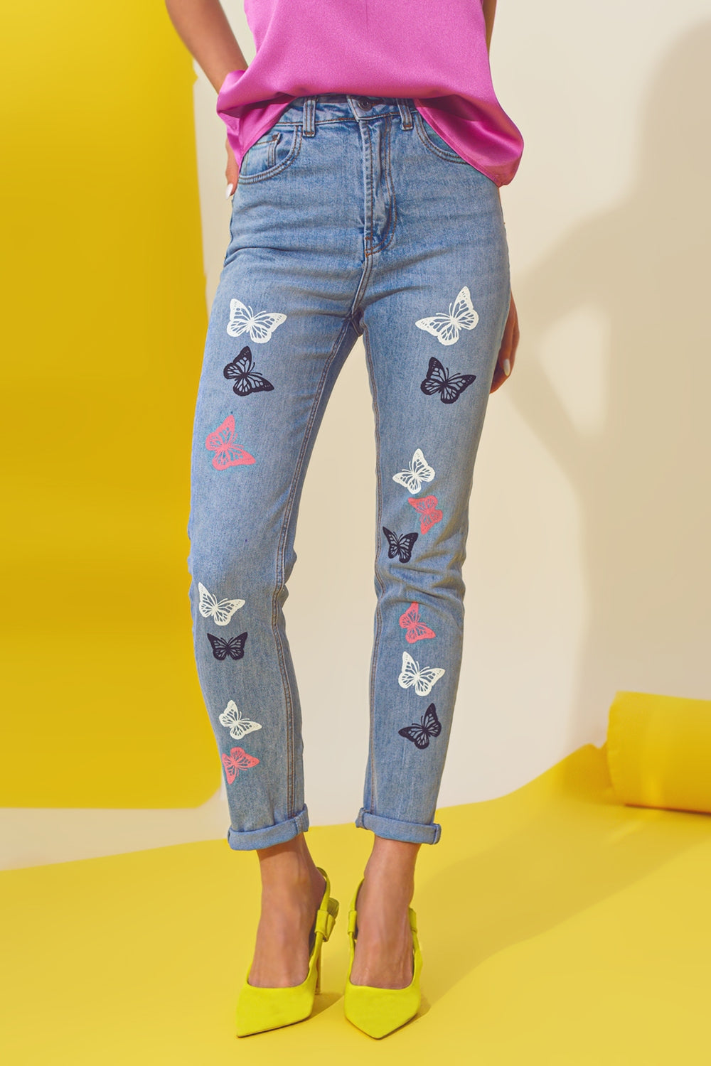 Calças de ganga skinny com detalhe de borboleta em Light Blue Wash