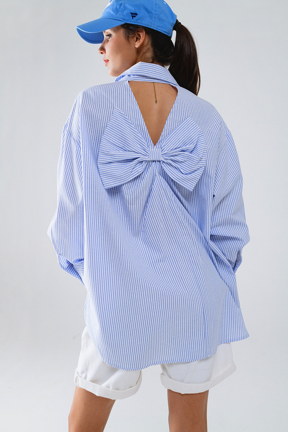 Camisa às riscas Poplin Oversize com pormenor de laço em azul e branco