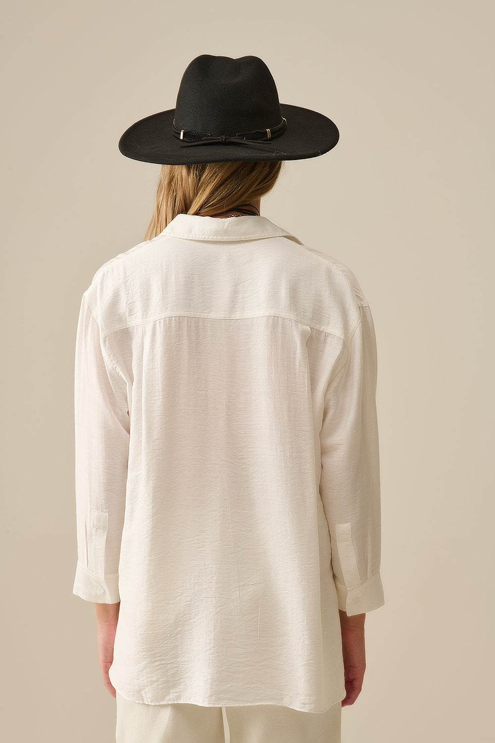 Camisa de corte descontraído com mangas compridas em branco