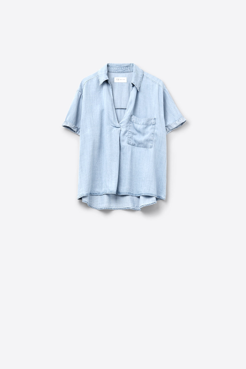 Camisa de manga curta em Tencel com bolso no peito em azul