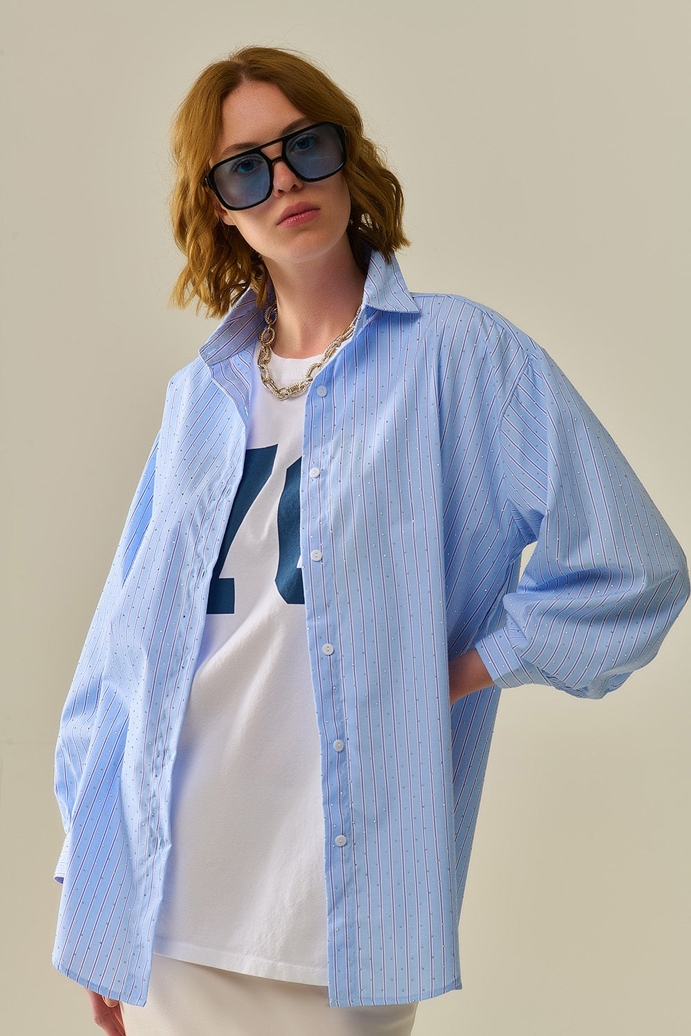 camisa de popelina às riscas azuis com strass
