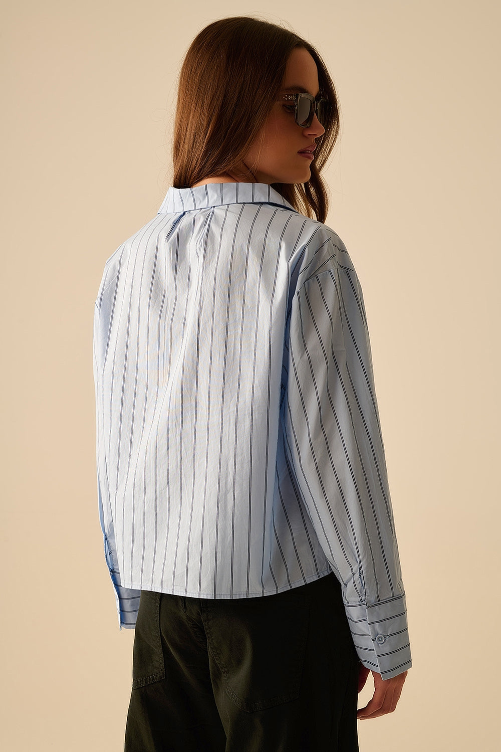 camisa de popelina às riscas azuis