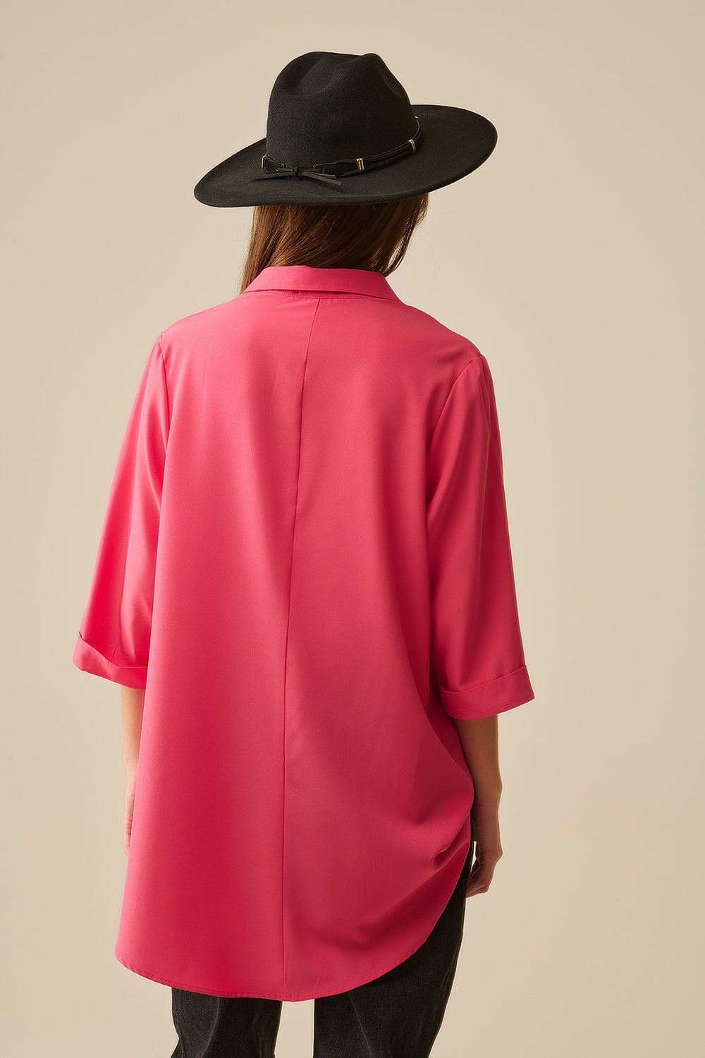 Camisa maxi em tecido muito suave e leve de cor coral