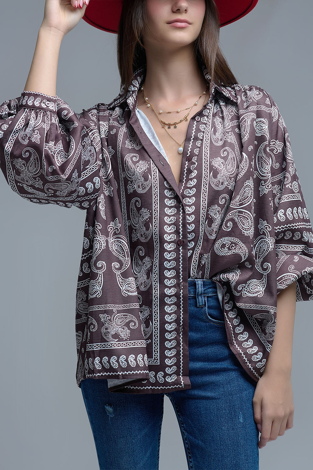 Camisa Paisley castanha com mangas volumosas
