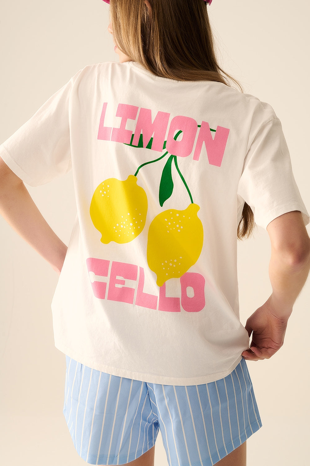 camiseta branca relaxada com estampa de limão