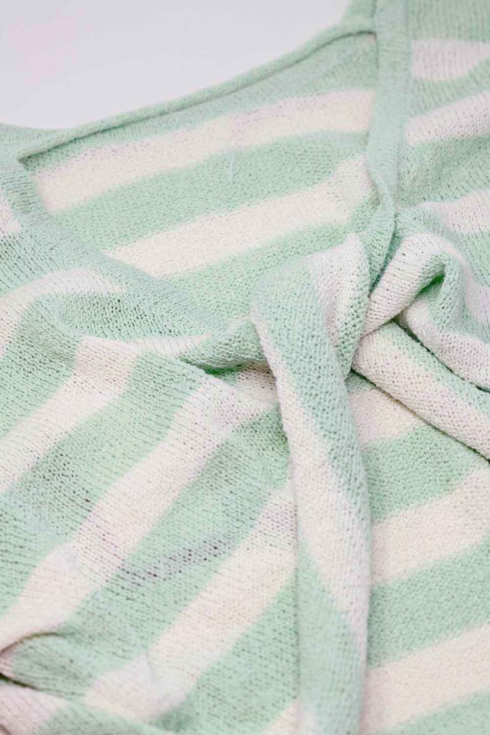 Camisola às riscas com pormenor de nó nas costas