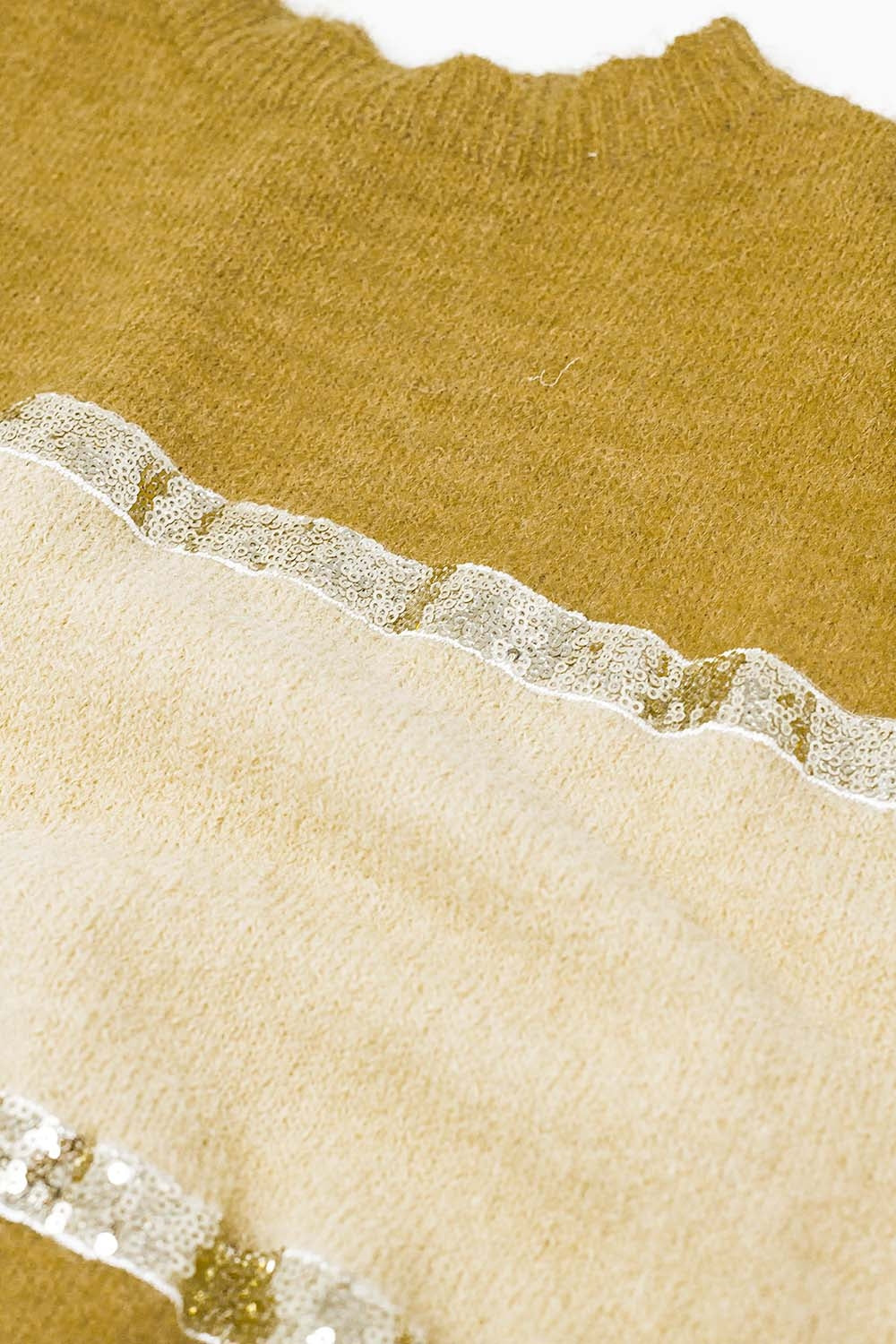 Camisola bege sem mangas com detalhes de lantejoulas