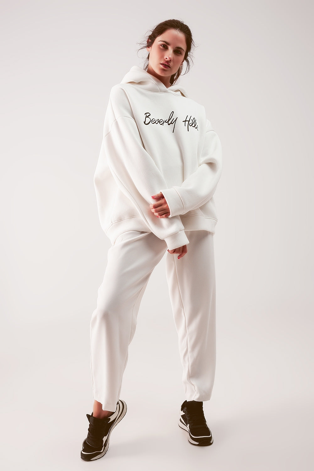 Camisola com capuz creme estilo boyfriend