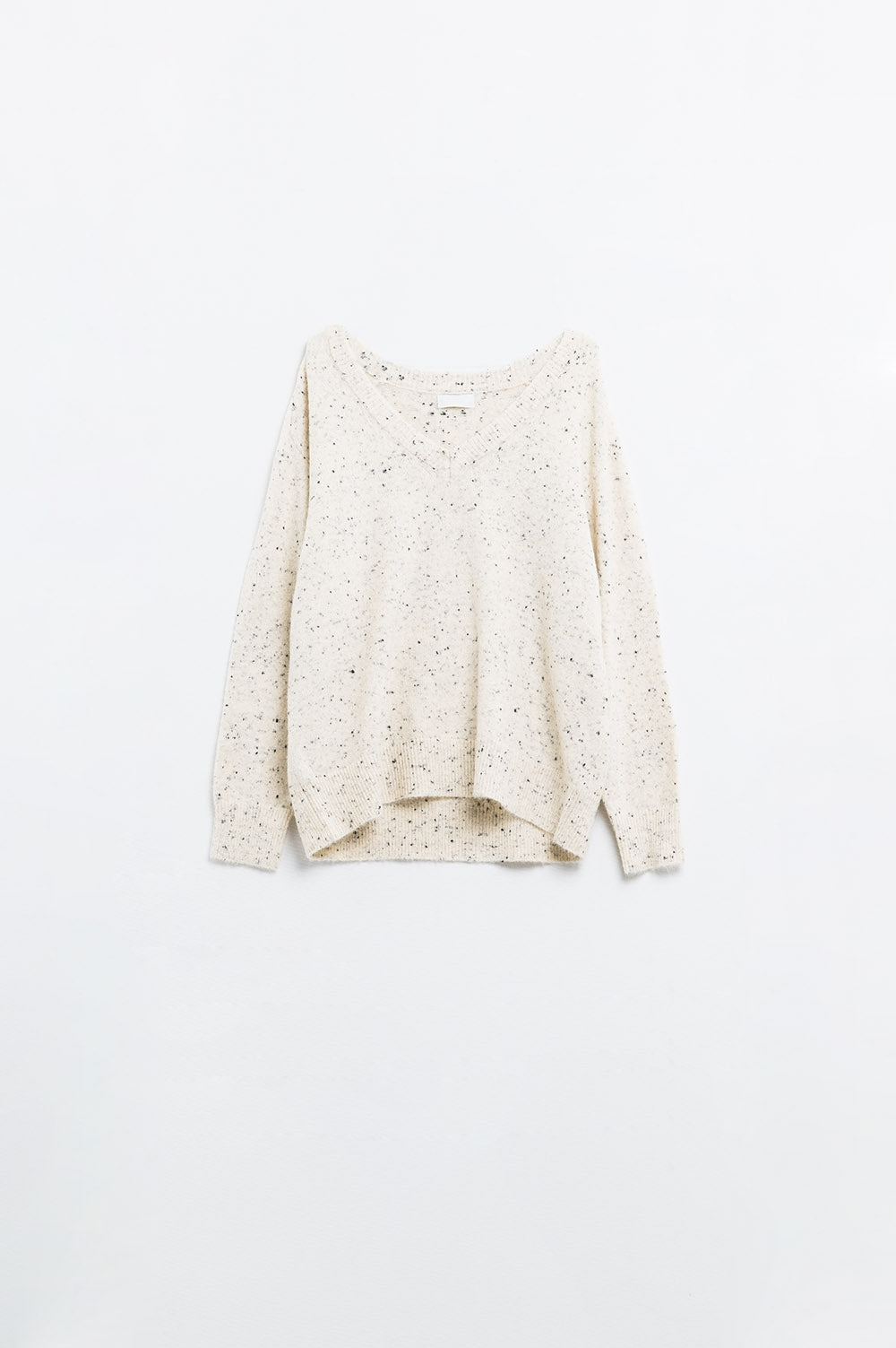 Camisola com decote em V de tamanho grande em creme