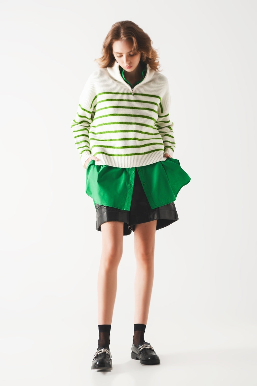 Camisola com detalhes de gola com fecho de correr às riscas em verde