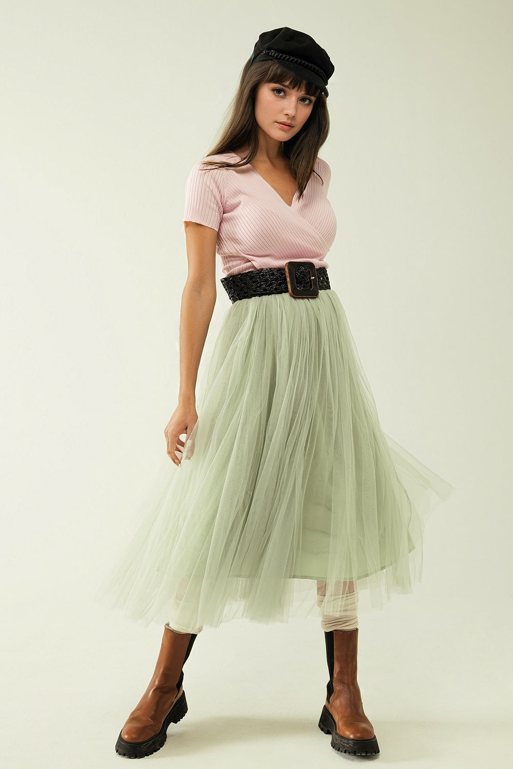 Camisola cor-de-rosa com frente cruzada e decote em V