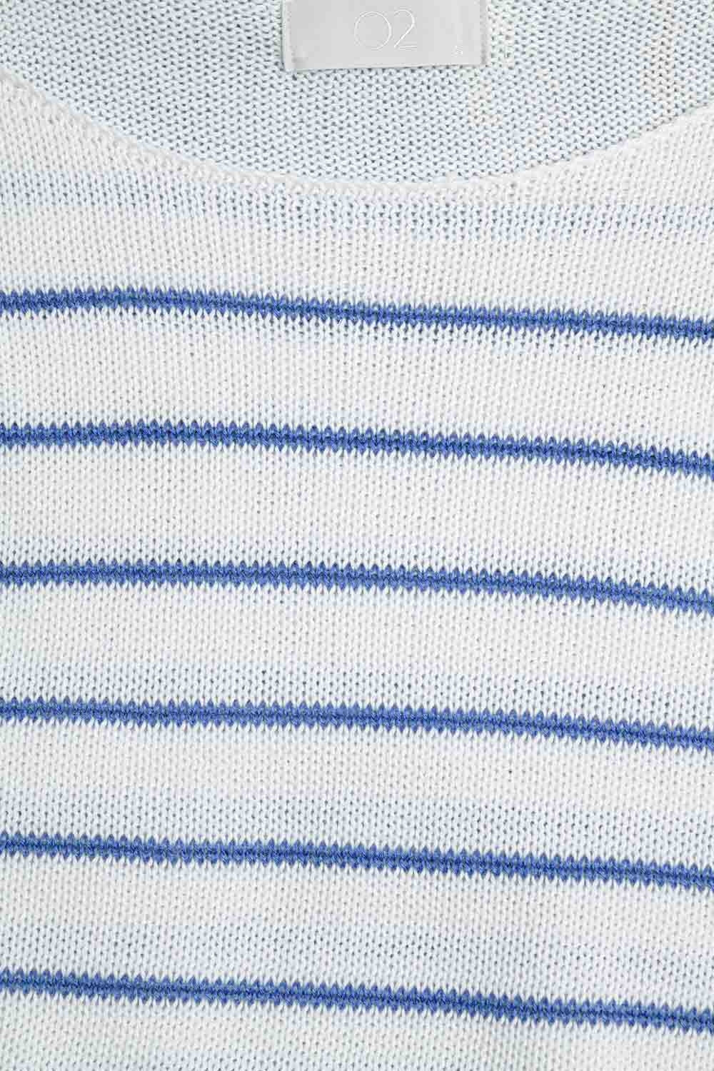 Camisola creme com riscos azuis em malha fina