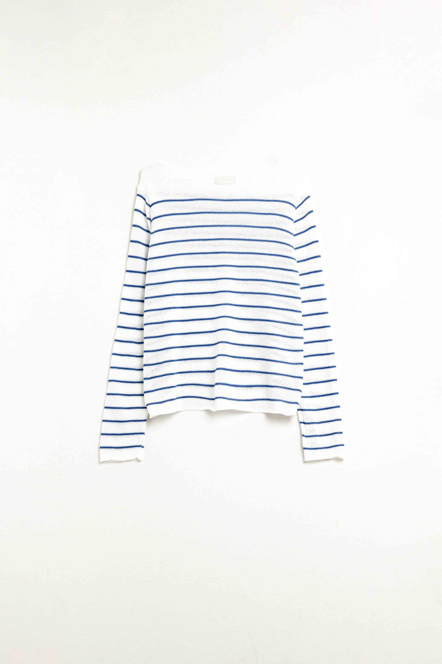 Camisola creme com riscos azuis em malha fina