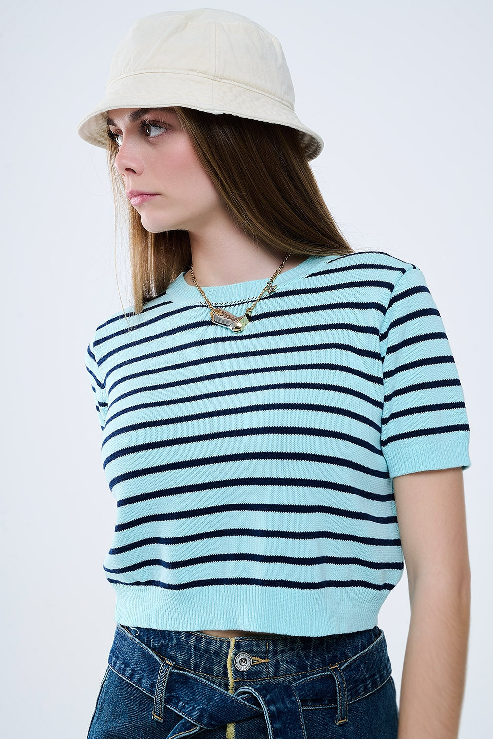 Camisola Crop Verde Menta com Riscas Azul Marinho