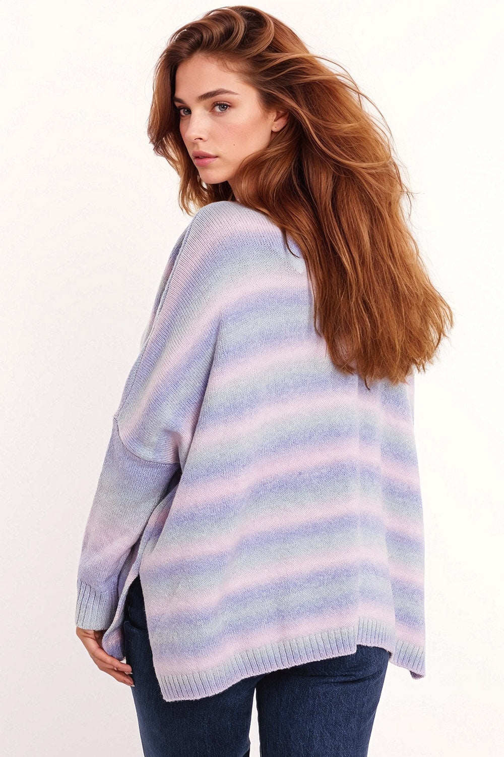 Camisola de gola alta de grandes dimensões multicolorida em tons de roxo com fendas laterais