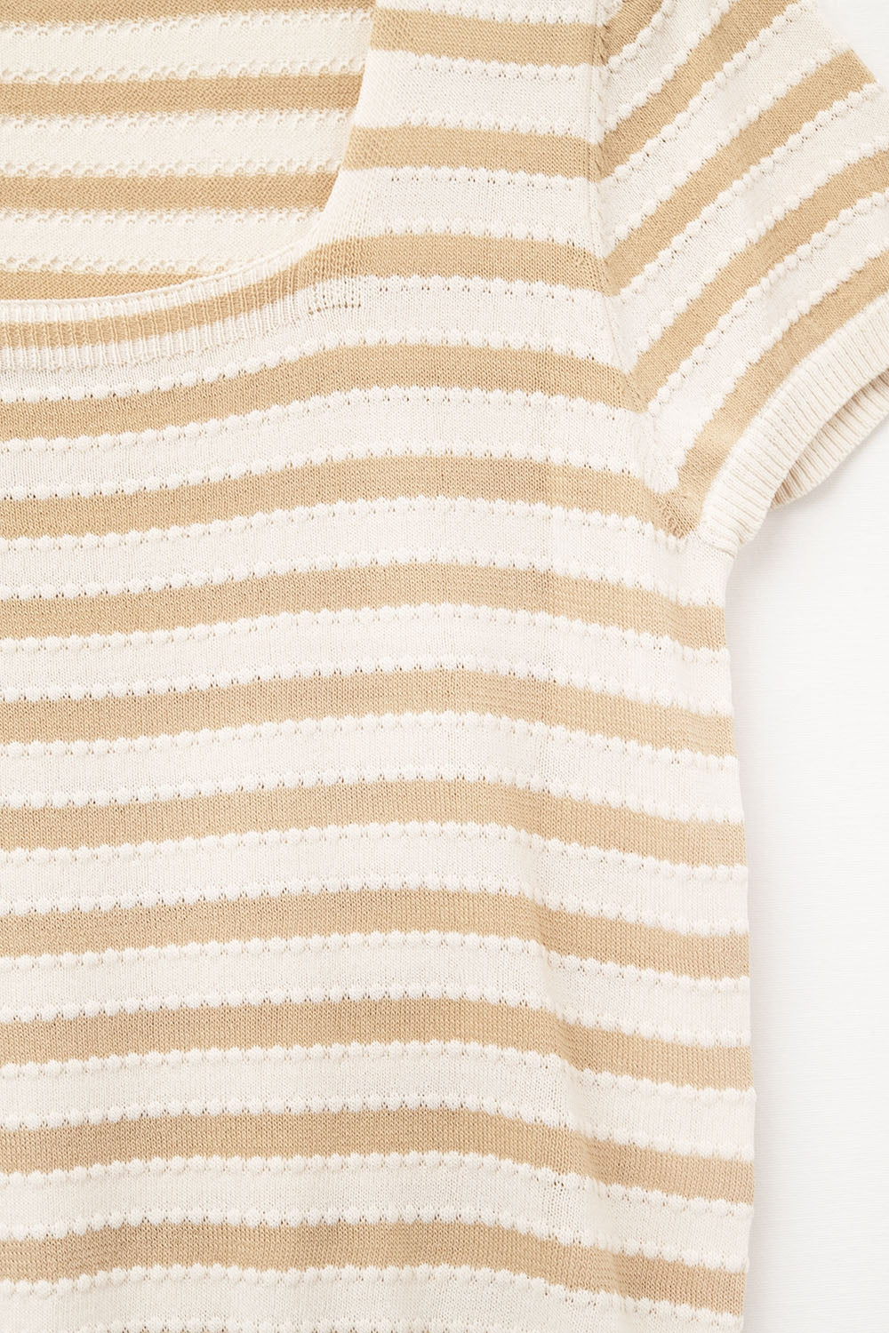 Camisola de gola quadrada com riscas em bege e camel
