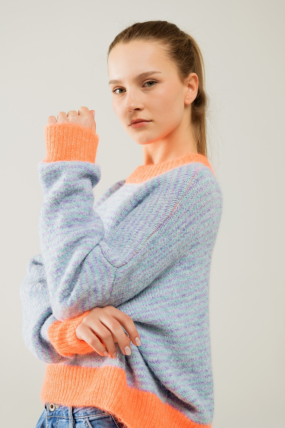 Camisola de malha azul-clara/laranja de grandes dimensões