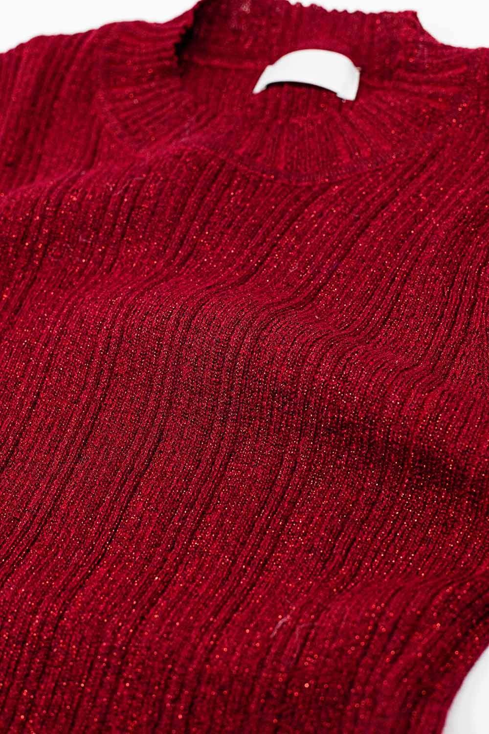 Camisola de malha canelada em castanho com pormenor de fio prateado