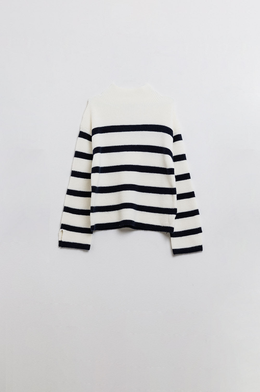 Q2 Camisola de malha canelada em creme com riscas a