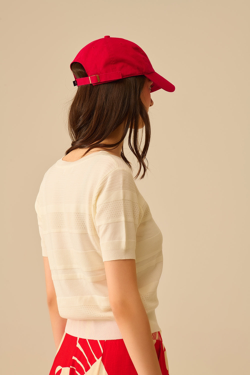 Camisola de malha com riscos texturizados em branco