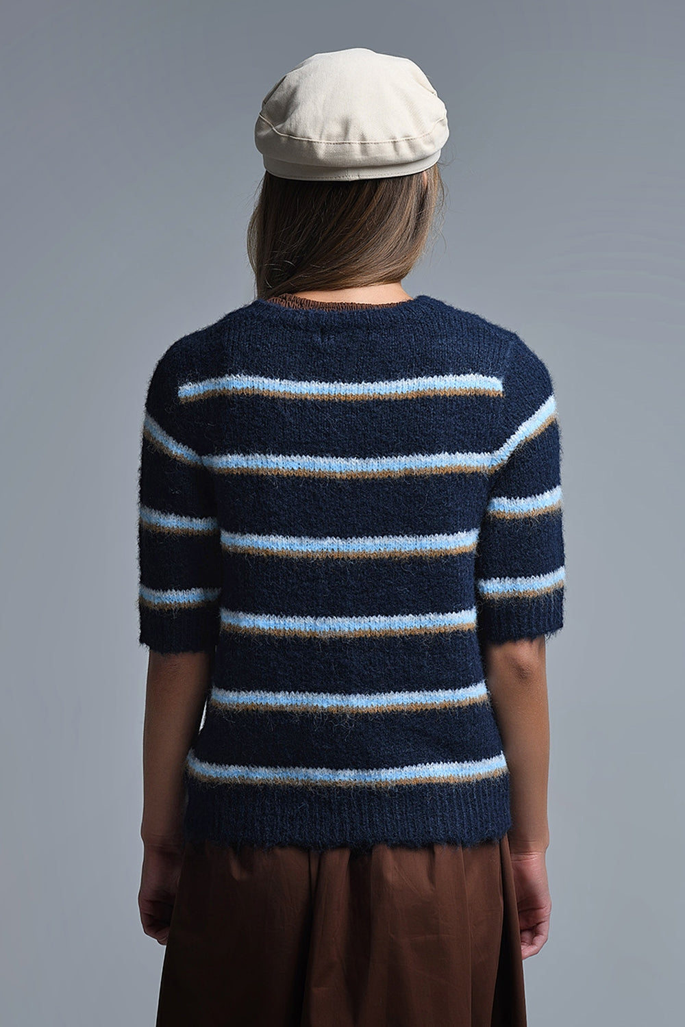 Camisola de manga curta bordada com amor em azul-marinho