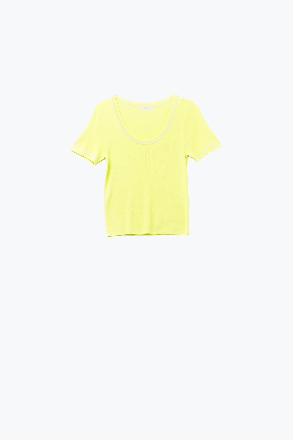Q2 Camisola de manga curta em amarelo com costura prateada no pescoço redondo