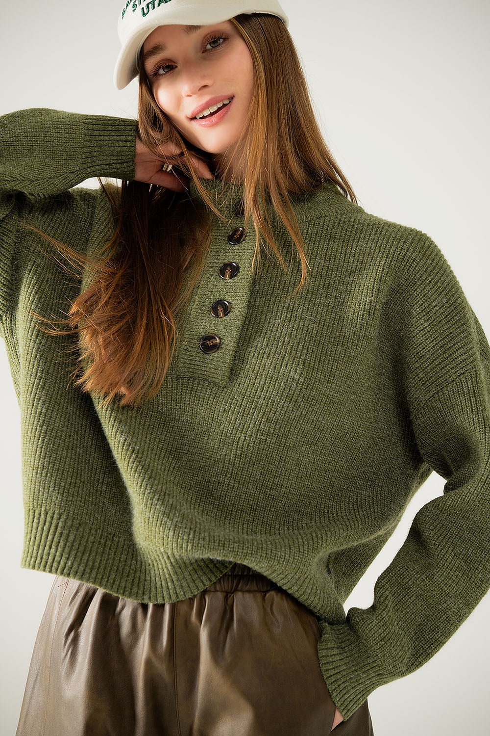 Camisola descontraída com meio botão em verde