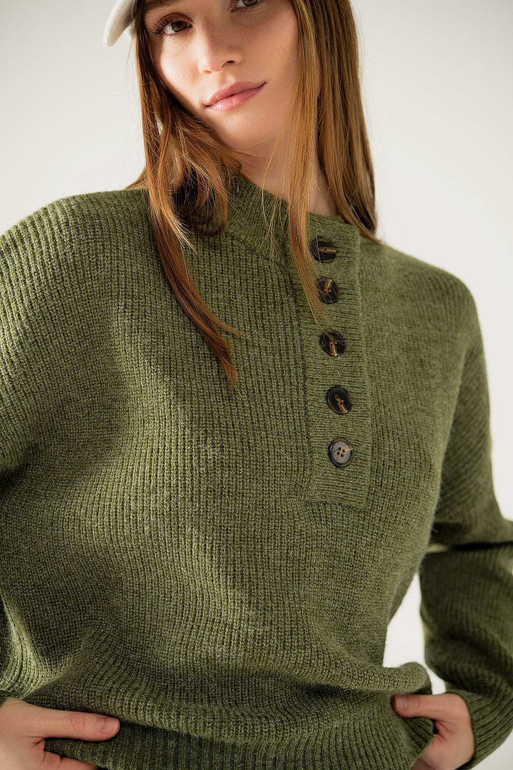 Camisola descontraída com meio botão em verde
