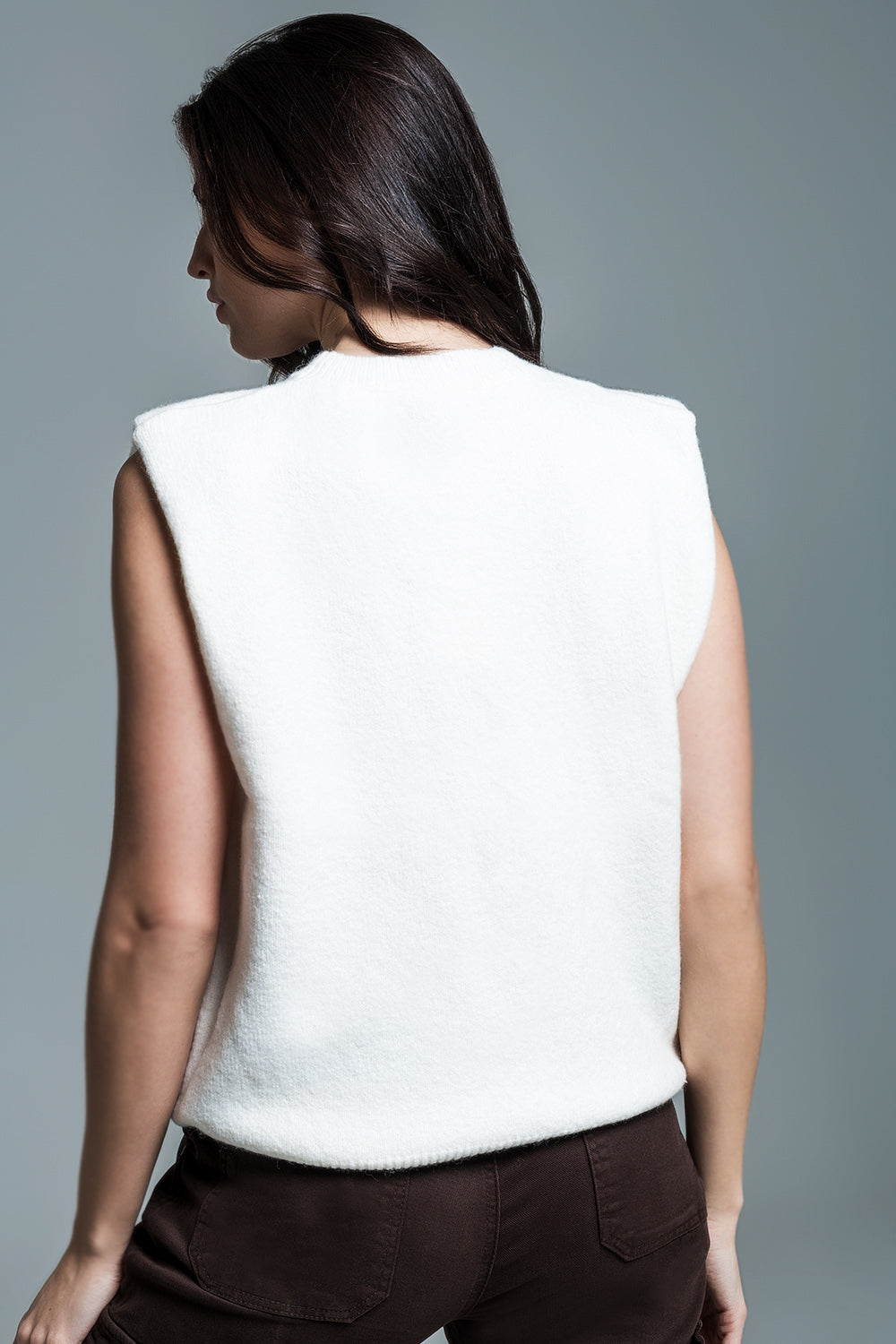 Camisola sem mangas em branco com corações de lantejoulas prateadas
