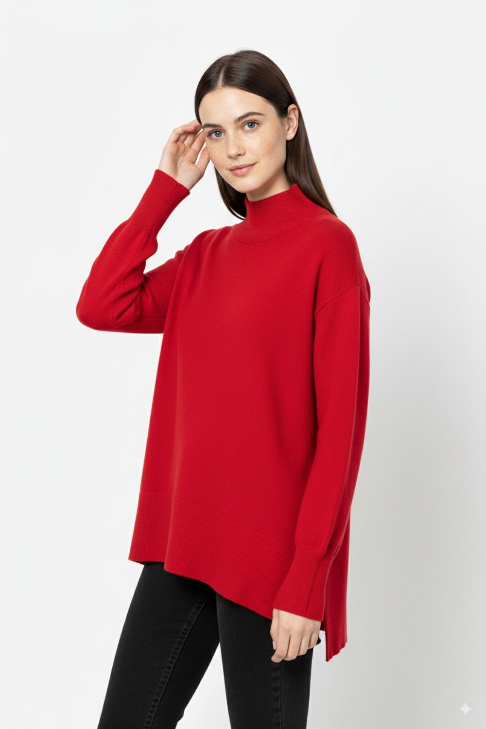 Camisola vermelha solta com pormenor de abertura nas costas
