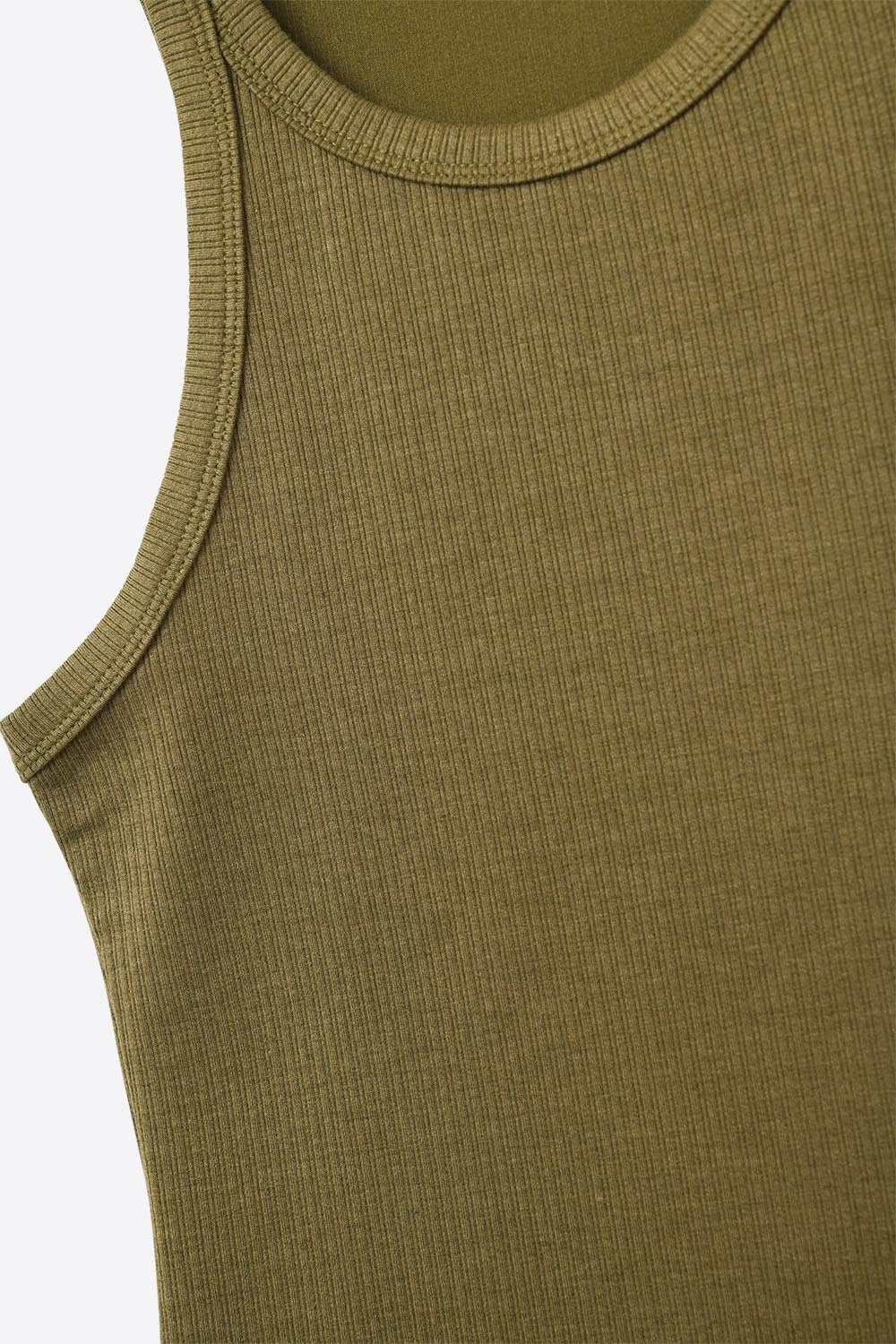 Cáqui T-shirt justa tipo nadador com decote redondo e alças