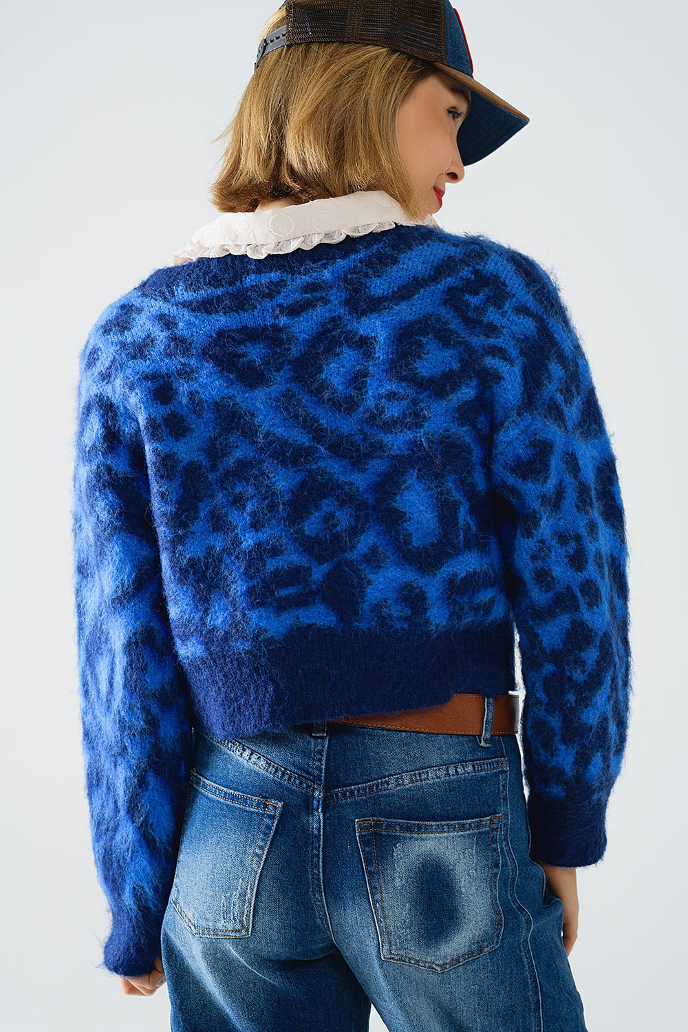 Casaco com estampado de leopardo azul em tecido de malha com lã