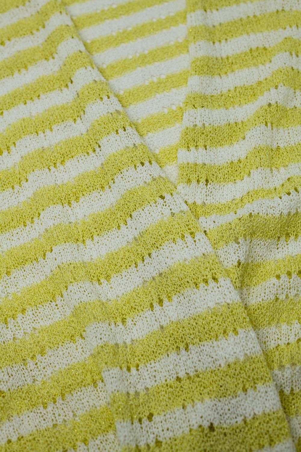 Casaco de malha amarelo estilo Boho com riscas de malha Pointelle e detalhes de franjas