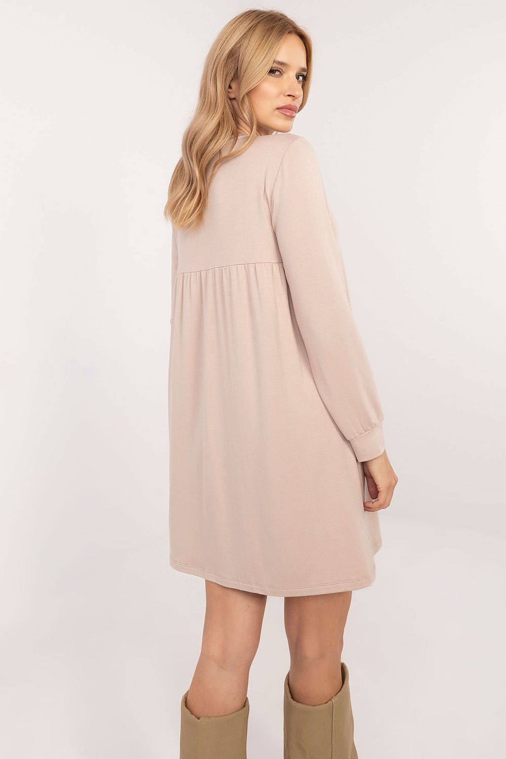 Relevance casual oversized mini dress in soft beige with long sleeves and relaxed fit