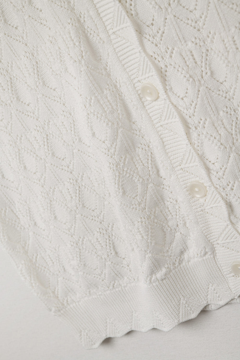 Colete Tricotado Pointelle com Bordas Onduladas em Branco