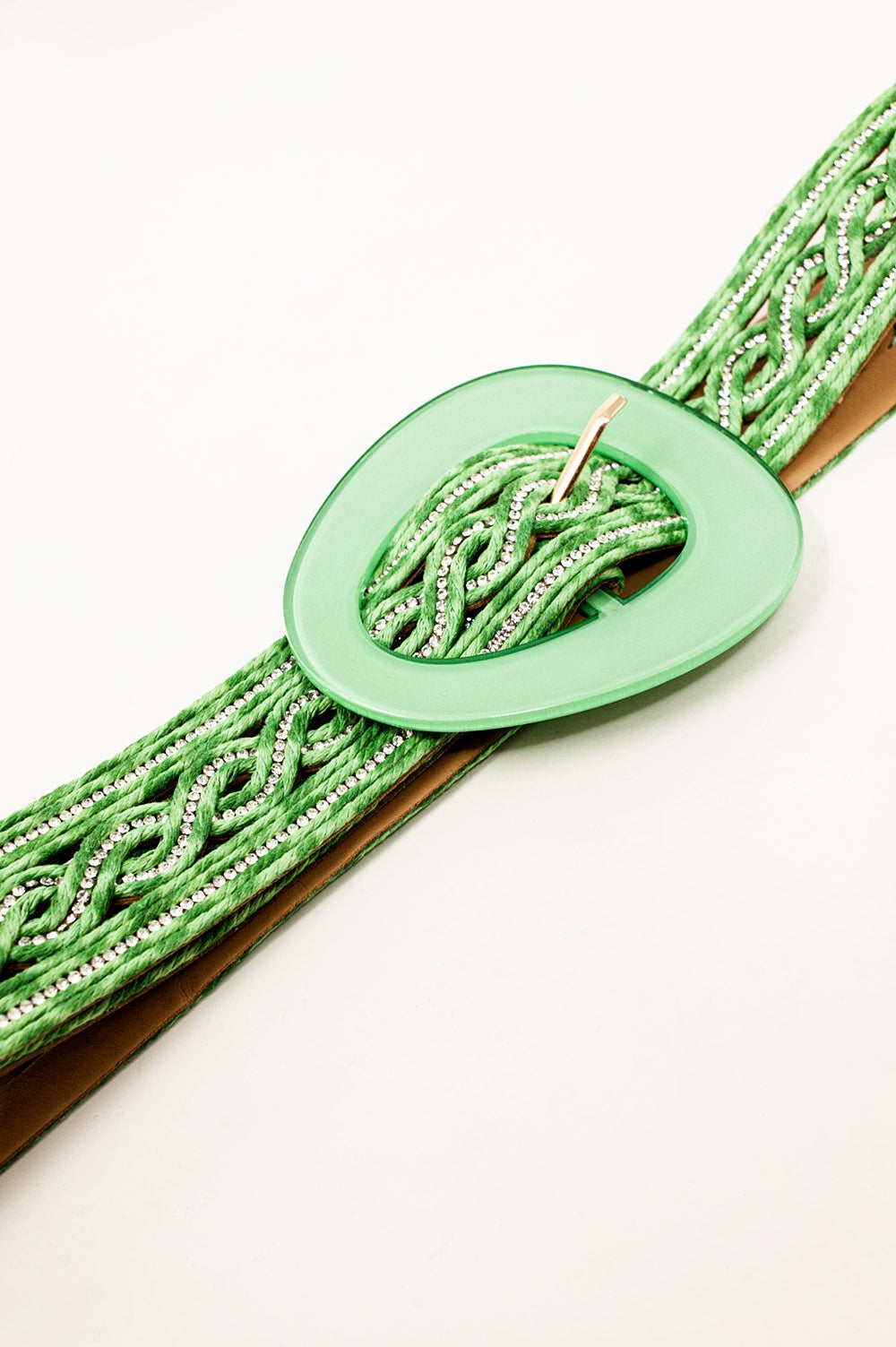 Cinto com cristais embelezados em verde